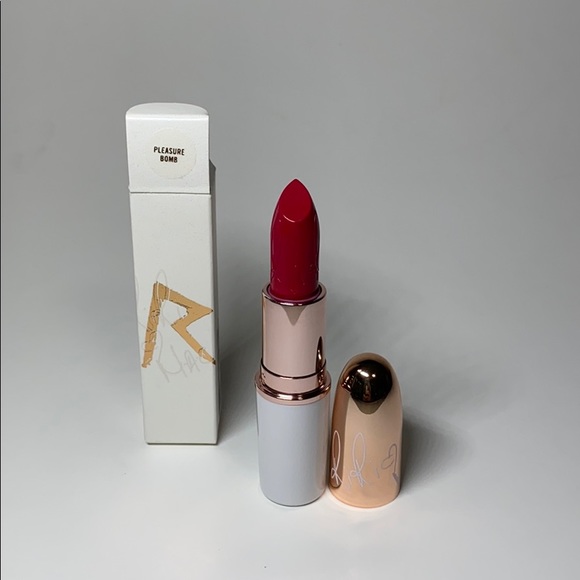 NIB MAC PLEASURE BOMB MATTE RIRI RIHANNA A93 100% - Picture 2 of 12